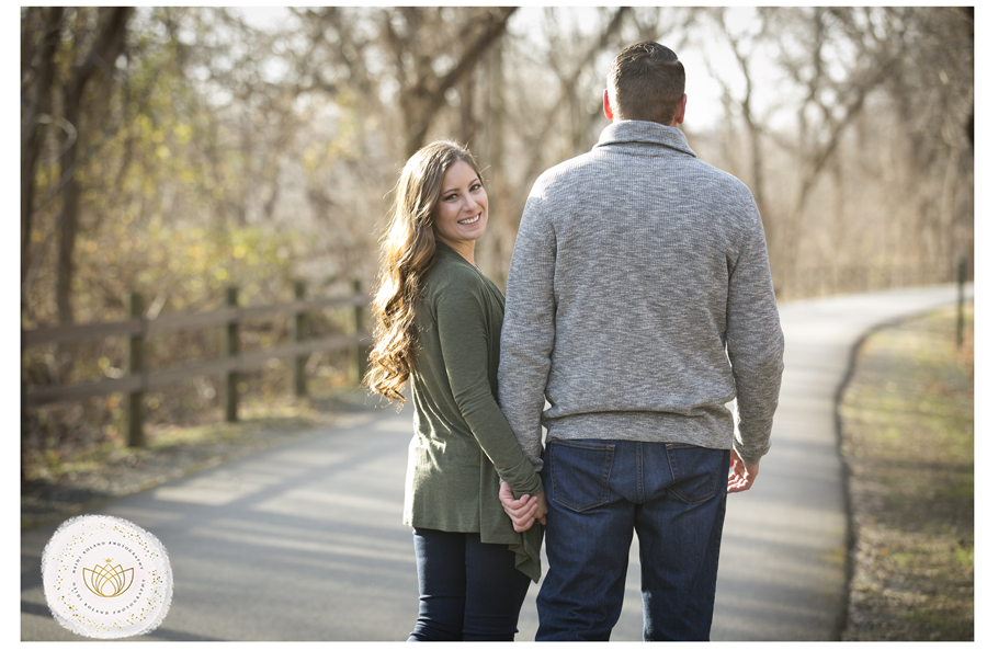engagement-photos_philadelphia-photography_heidi-roland_winter-valley forge national park engagement-session_wedding-photography_save-the-date-cards_winter wonderland