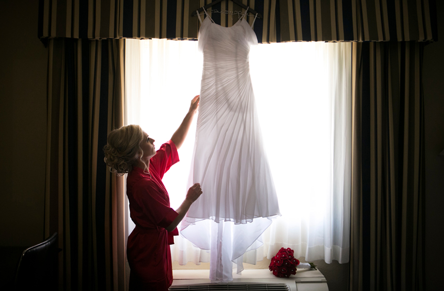 Golden Gates Wedding, Philadelphia Wedding, Heidi Roland Photography, getting ready, Dress photo, red wedding flowers