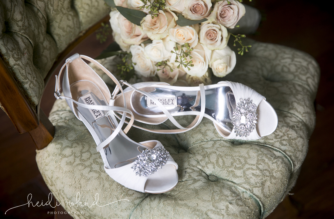 Heidi Roland Photography, White Manor Country Club, wedding shoes, bridal bouquet