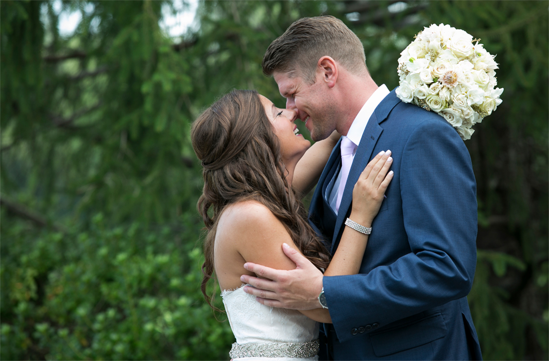 bride and groom portrait at Blue Bell Country Club