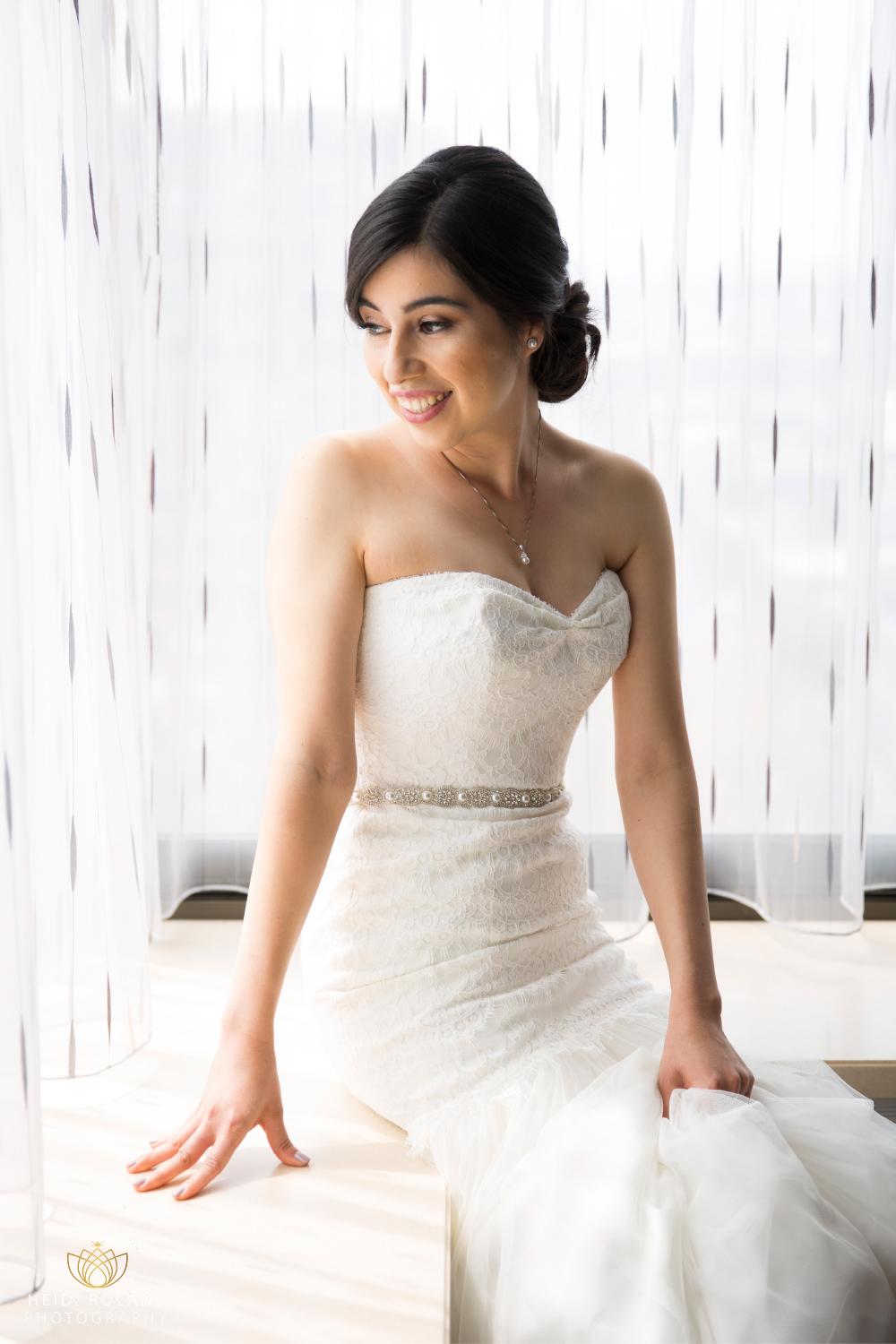 Bridal photos in Philly hotel