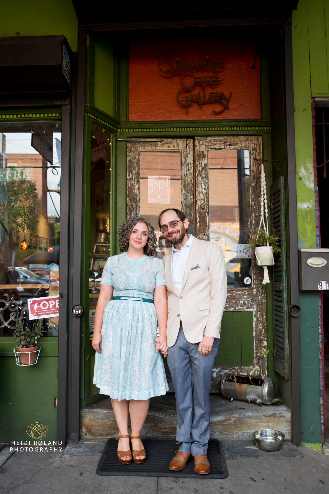 gleaners cafe bride and groom wedding photos