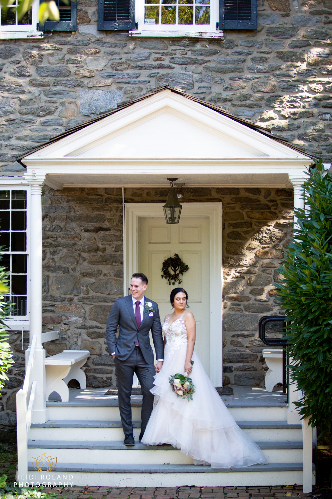 Ridgeland Mansion steps bride and groom photos