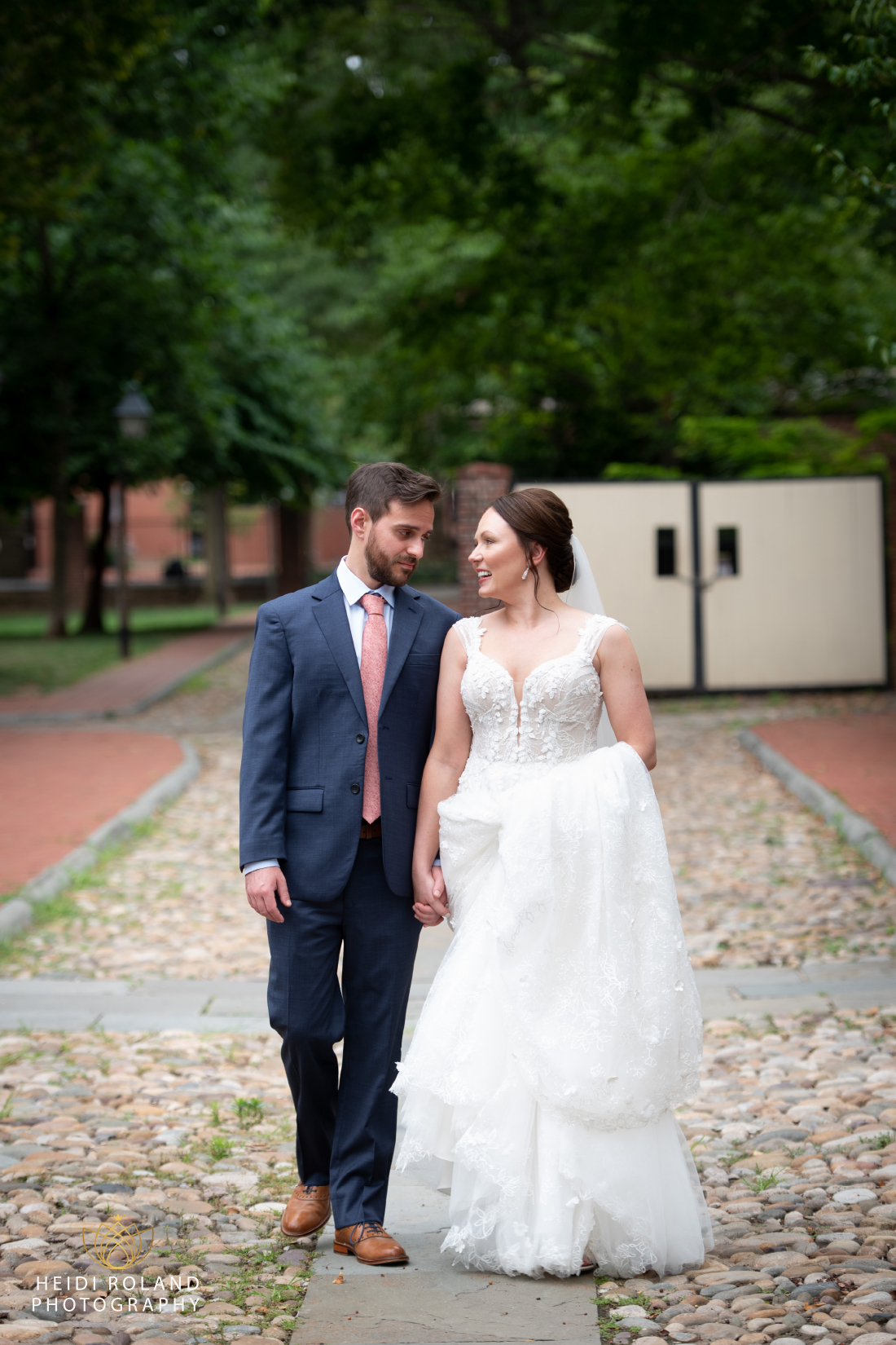 wedding couple on cobblestone streets of philadelphia