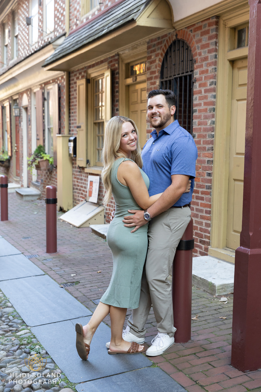 engagement photos on Philadelphia cobblestone Streets 