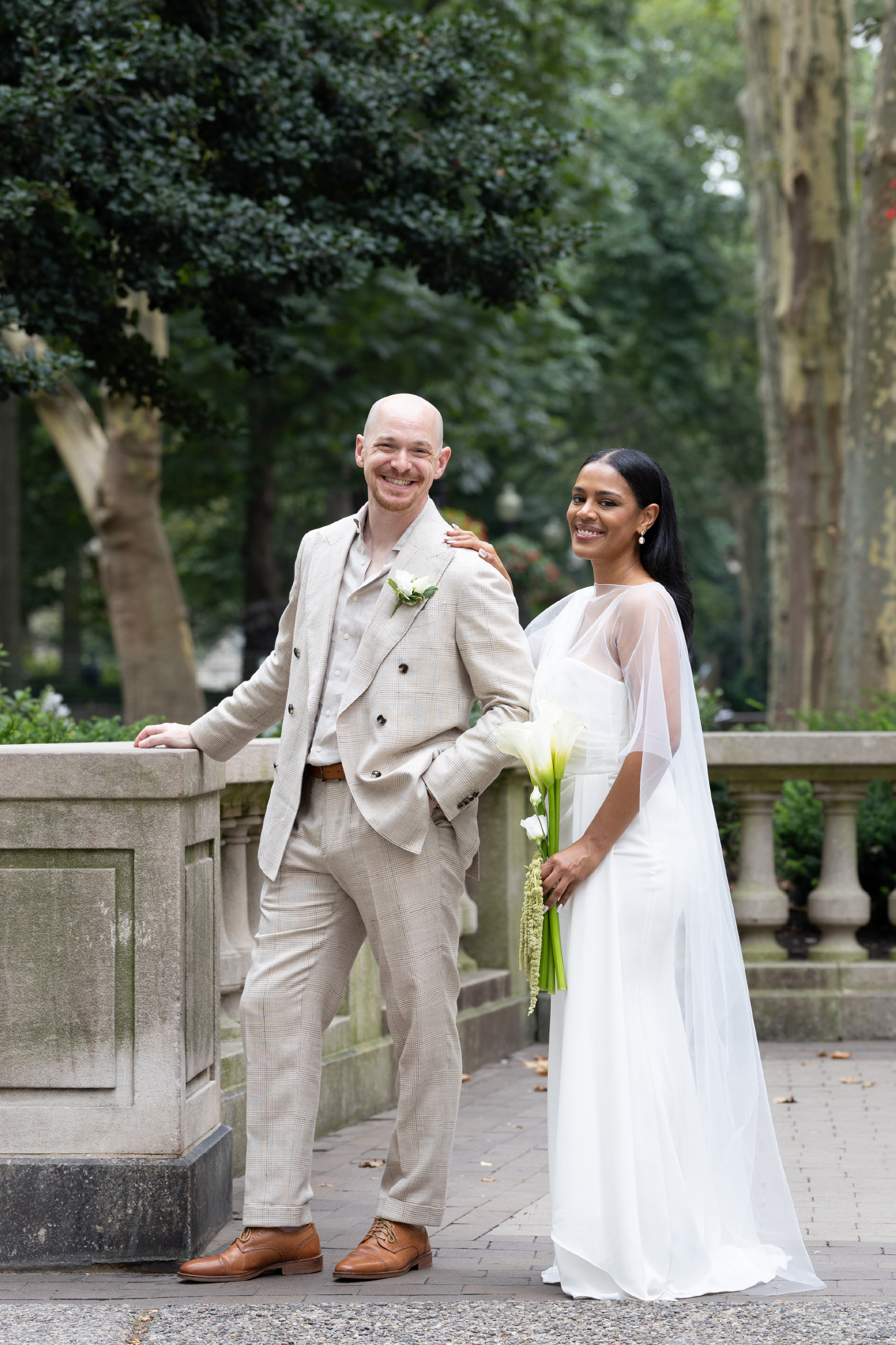bride and groom in Rittenhouse Park Philadelphia PA
