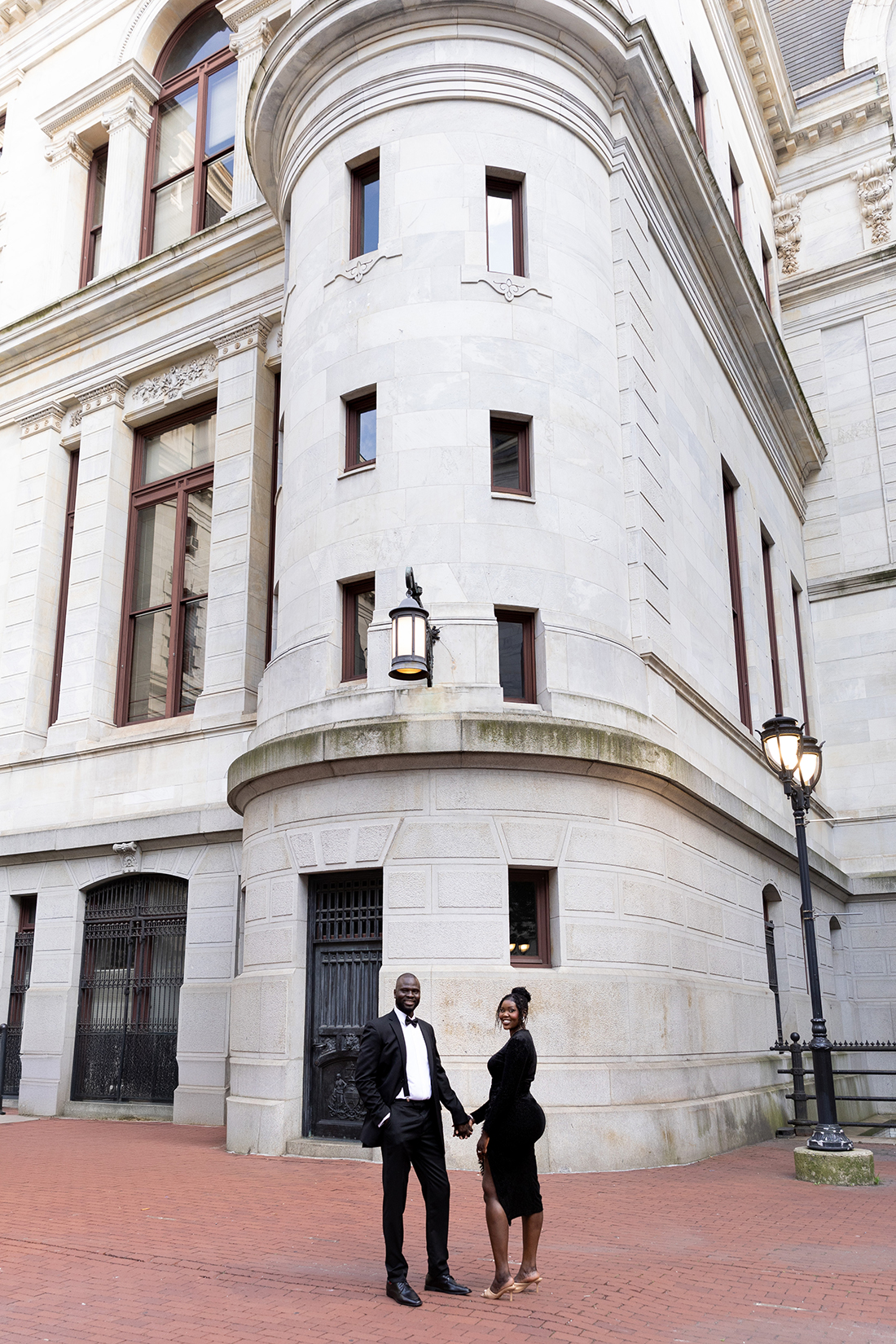 wedding photos in the courtyard of Philadelphia City Hall