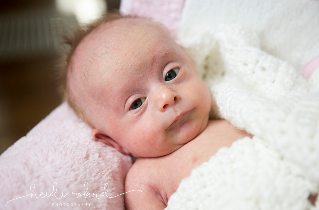 Newborn lifestyle photo session, lifestyle session, baby smile