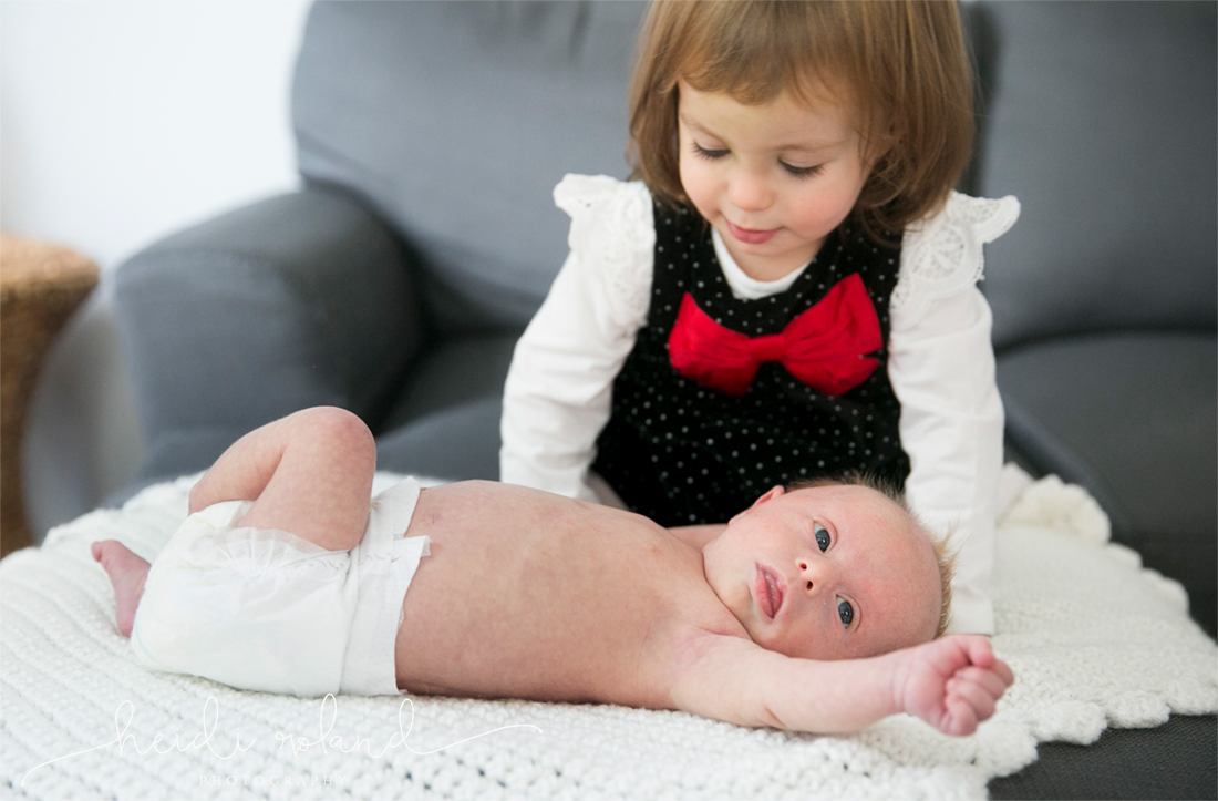 Newborn lifestyle photo session, lifestyle session, big sister little brother